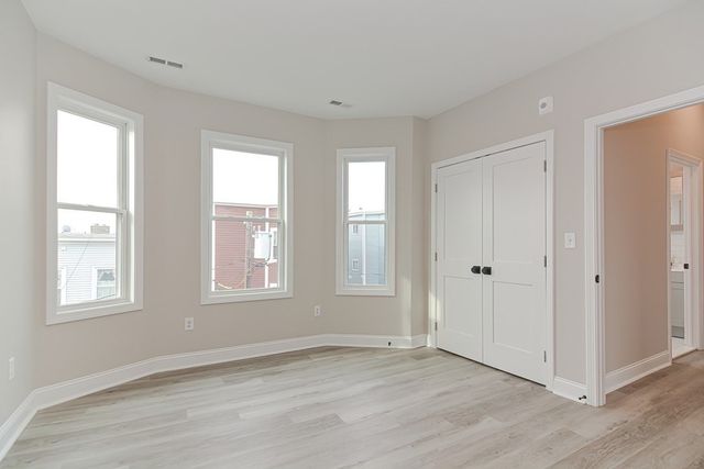 5 John Street 3, Chelsea, MA 02150