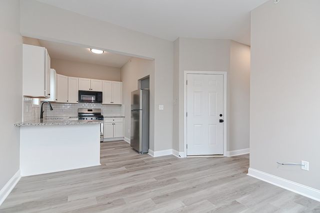 5 John Street 3, Chelsea, MA 02150