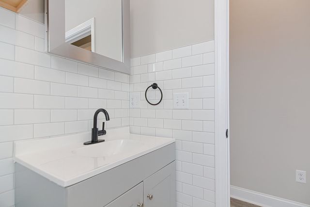5 John Street 3, Chelsea, MA 02150