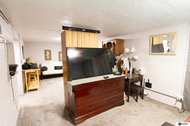 6929 Adams Street, Lincoln, NE 68507