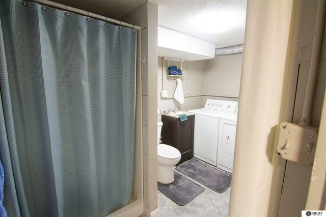 6929 Adams Street, Lincoln, NE 68507