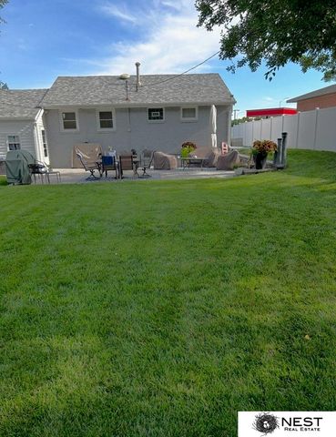 6929 Adams Street, Lincoln, NE 68507