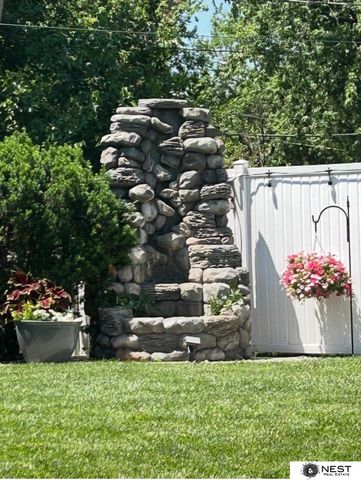 6929 Adams Street, Lincoln, NE 68507