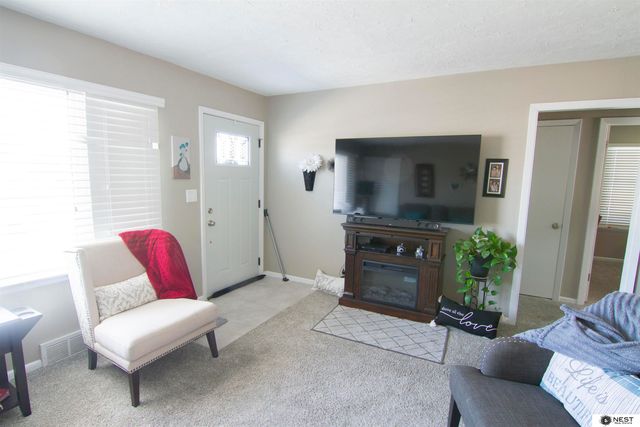 6929 Adams Street, Lincoln, NE 68507