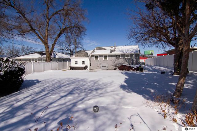 6929 Adams Street, Lincoln, NE 68507