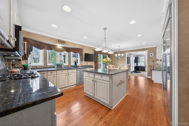 3899 S Elder Road, West Bloomfield Charter Township, MI 48324