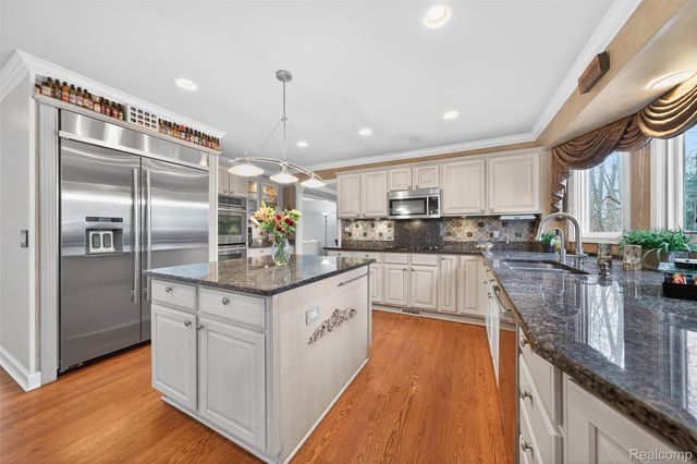 3899 S Elder Road, West Bloomfield Charter Township, MI 48324