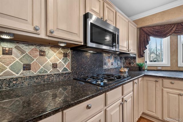 3899 S Elder Road, West Bloomfield Charter Township, MI 48324