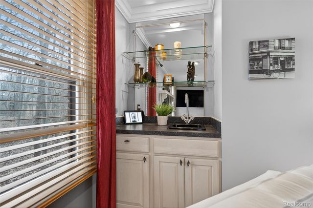 3899 S Elder Road, West Bloomfield Charter Township, MI 48324