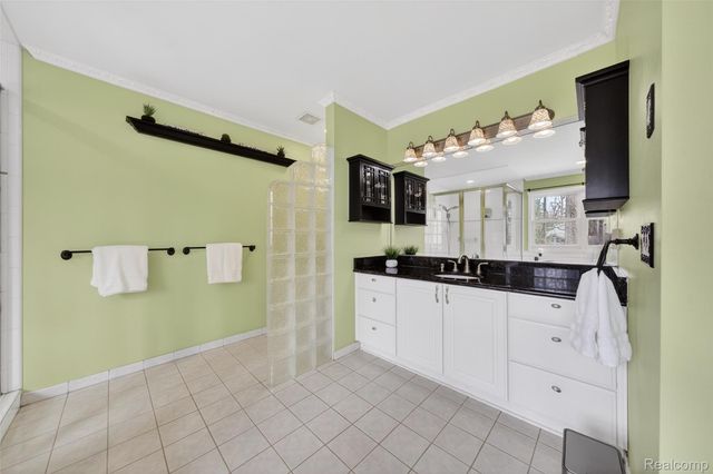 3899 S Elder Road, West Bloomfield Charter Township, MI 48324