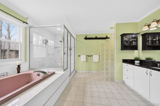 3899 S Elder Road, West Bloomfield Charter Township, MI 48324