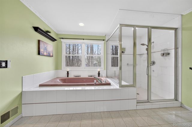 3899 S Elder Road, West Bloomfield Charter Township, MI 48324