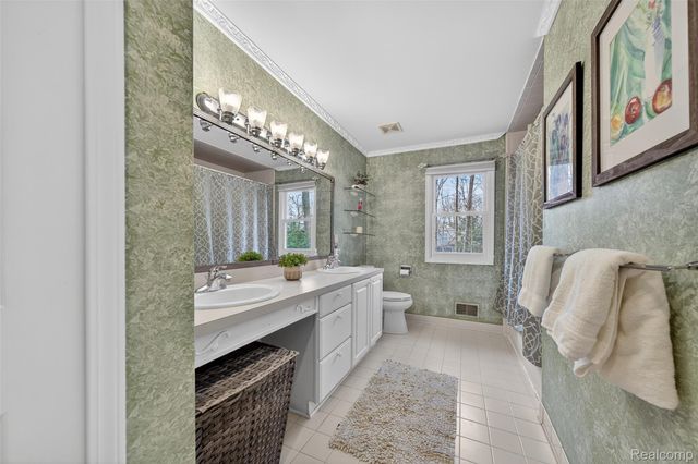 3899 S Elder Road, West Bloomfield Charter Township, MI 48324