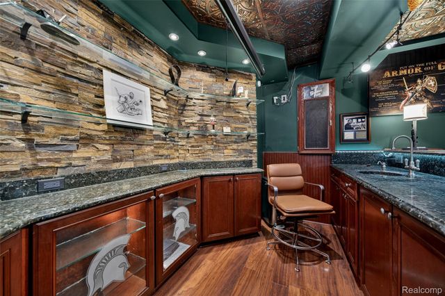 3899 S Elder Road, West Bloomfield Charter Township, MI 48324