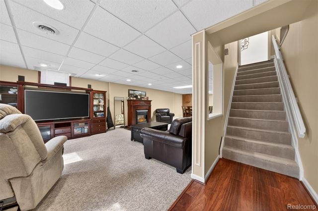 3899 S Elder Road, West Bloomfield Charter Township, MI 48324