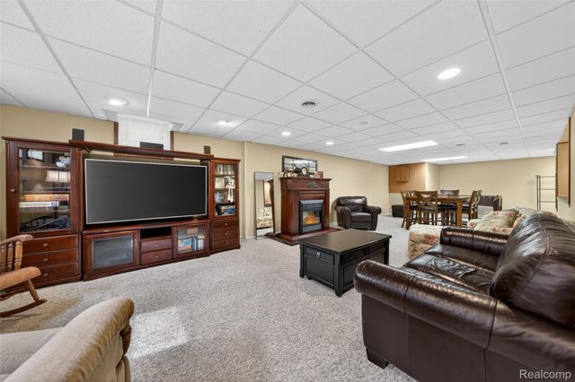 3899 S Elder Road, West Bloomfield Charter Township, MI 48324