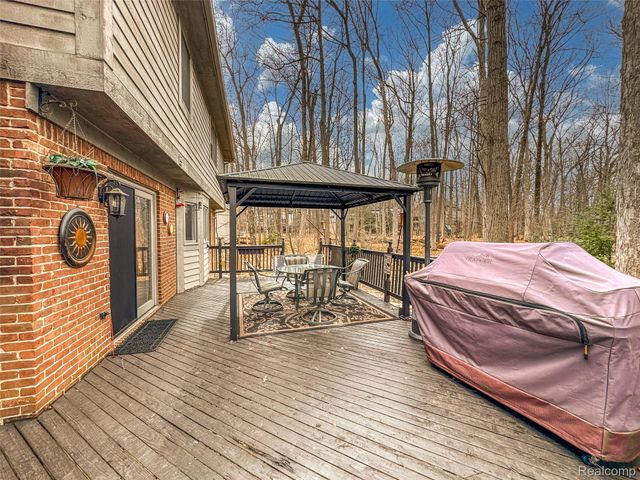 3899 S Elder Road, West Bloomfield Charter Township, MI 48324