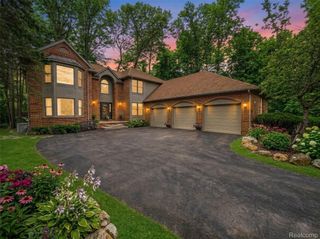 3899 S Elder Road, West Bloomfield Charter Township, MI 48324