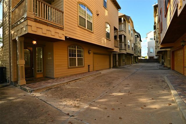 931 W 25th Street F, Houston, TX 77008