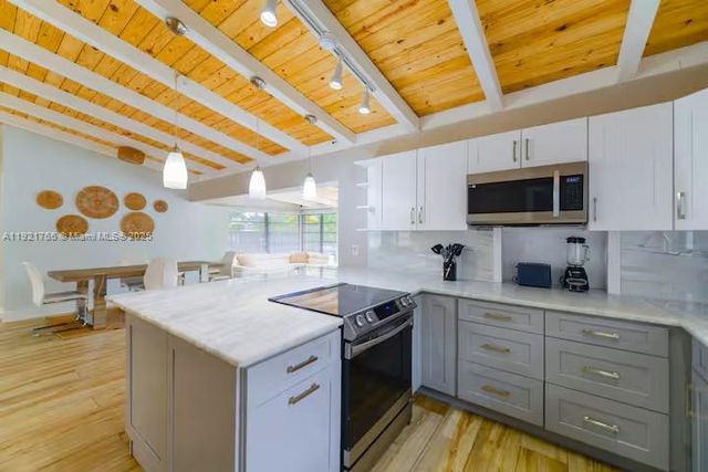 2443 Tortugas Ln, Fort Lauderdale, FL 33312