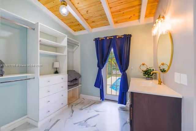 2443 Tortugas Ln, Fort Lauderdale, FL 33312