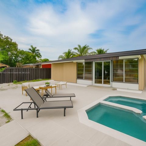 2443 Tortugas Ln, Fort Lauderdale, FL 33312