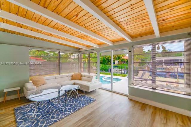 2443 Tortugas Ln, Fort Lauderdale, FL 33312