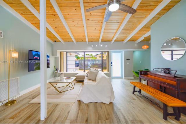 2443 Tortugas Ln, Fort Lauderdale, FL 33312