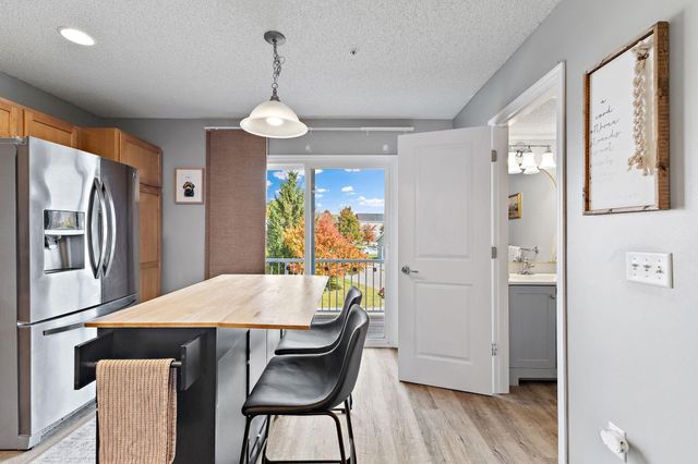 3115 Clover Ridge Drive, Chaska, MN 55318