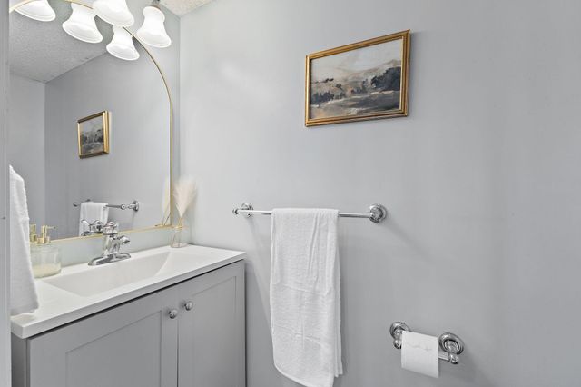 3115 Clover Ridge Drive, Chaska, MN 55318