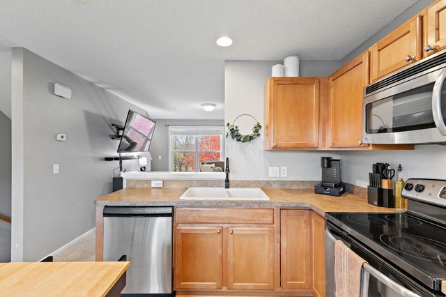 3115 Clover Ridge Drive, Chaska, MN 55318