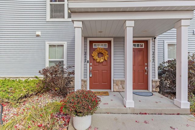 3115 Clover Ridge Drive, Chaska, MN 55318