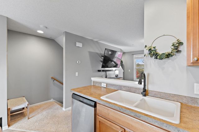 3115 Clover Ridge Drive, Chaska, MN 55318