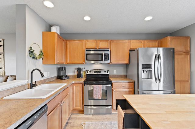 3115 Clover Ridge Drive, Chaska, MN 55318