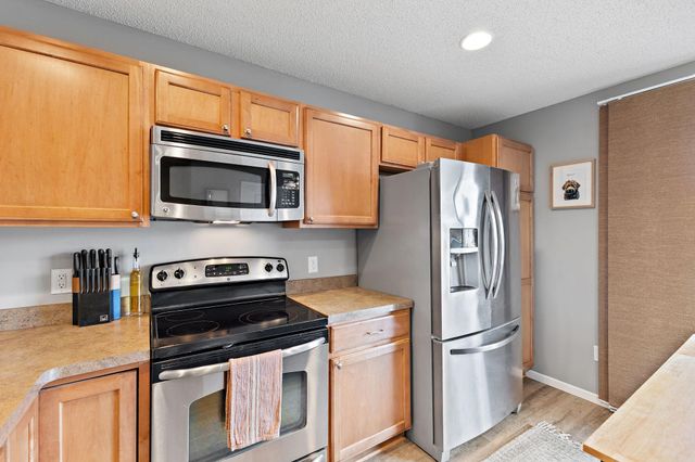 3115 Clover Ridge Drive, Chaska, MN 55318