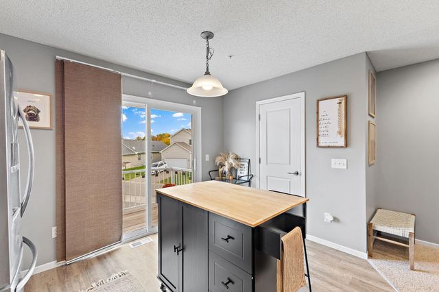 3115 Clover Ridge Drive, Chaska, MN 55318