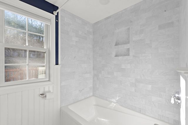 6 Wildcat Ln, Plymouth, MA 02360