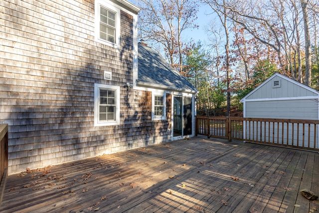 6 Wildcat Ln, Plymouth, MA 02360