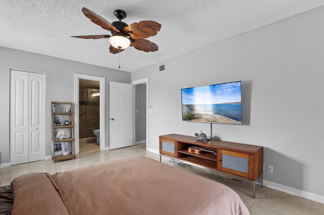 6271 Chasewood Drive G, Jupiter, FL 33458