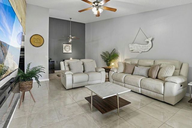 6271 Chasewood Drive G, Jupiter, FL 33458