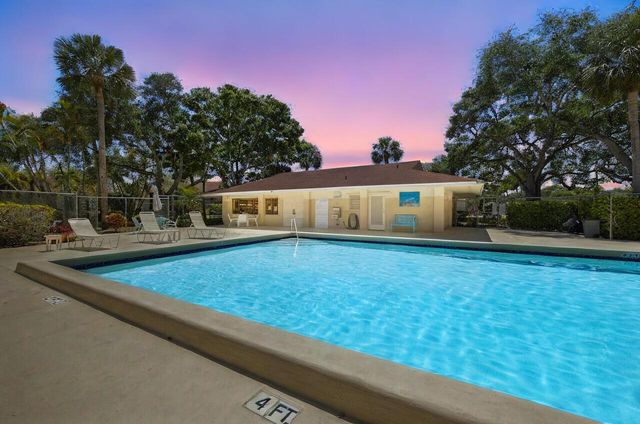 6271 Chasewood Drive G, Jupiter, FL 33458