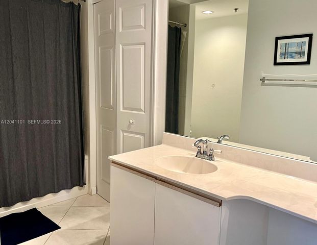 3165 NE 184th Street 6301, Aventura, FL 33160