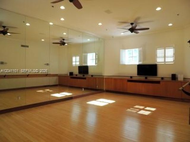 3165 NE 184th Street 6301, Aventura, FL 33160