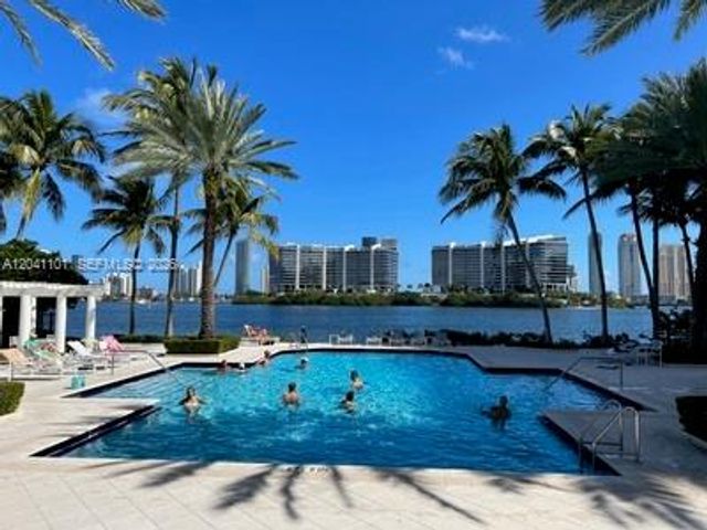 3165 NE 184th Street 6301, Aventura, FL 33160