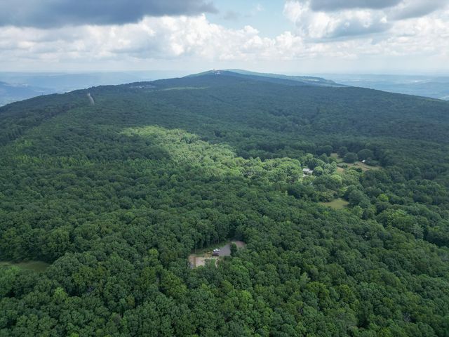 312 Ga 157, Lookout Mountain, GA 30750