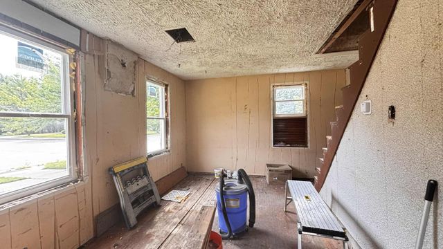 101 N Cedar Street, Chaska, MN 55318