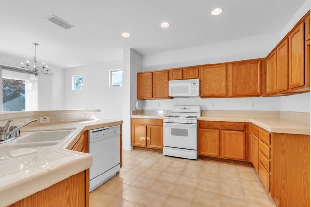 548 Belladonna Ln, Lincoln, CA 95648