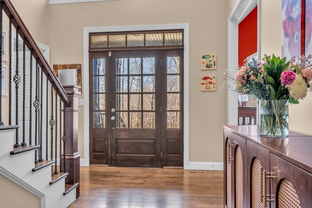 208 Scenic Dr, Dickson, TN 37055