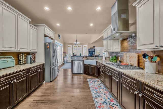 208 Scenic Dr, Dickson, TN 37055