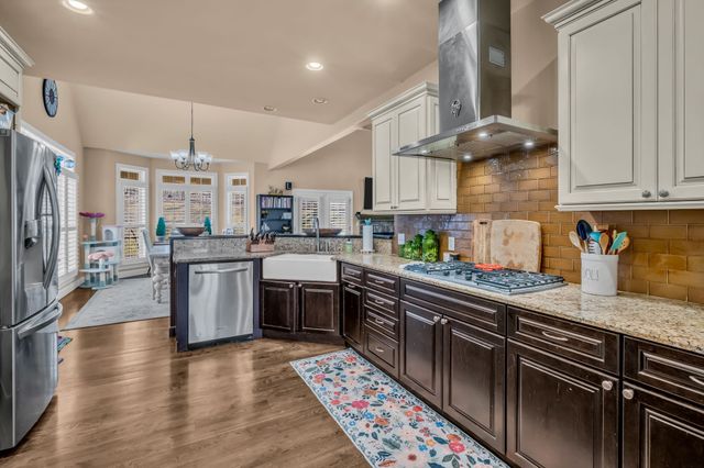 208 Scenic Dr, Dickson, TN 37055
